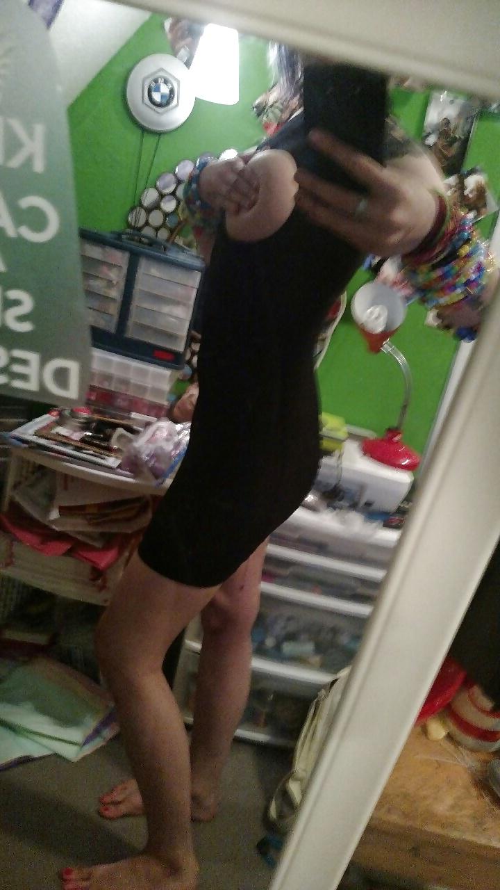 25P Cute girl cute feet