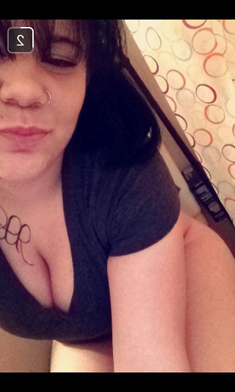 24P Toilet selfies