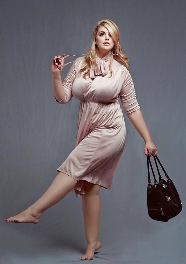 25P Curvy Beauties 101 Clothed Edition