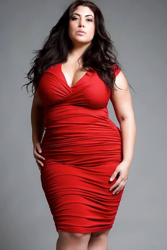 25P Curvy Beauties 101 Clothed Edition