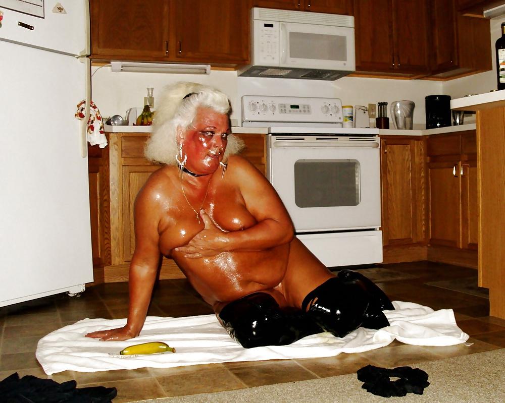 25P GODDESS Kandy gets oiled up part 2