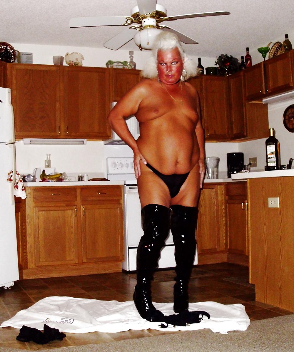 25P GODDESS Kandy gets oiled up part 2