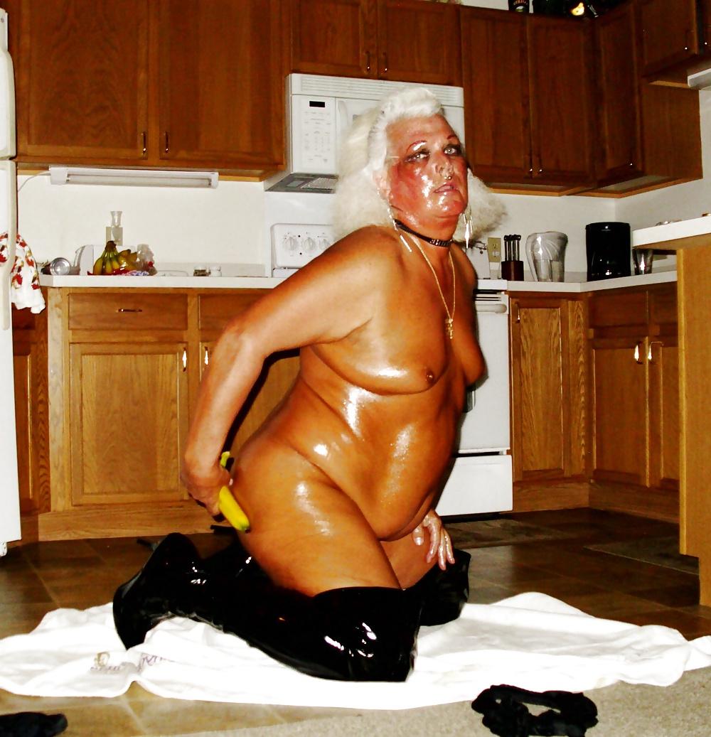 25P GODDESS Kandy gets oiled up part 2