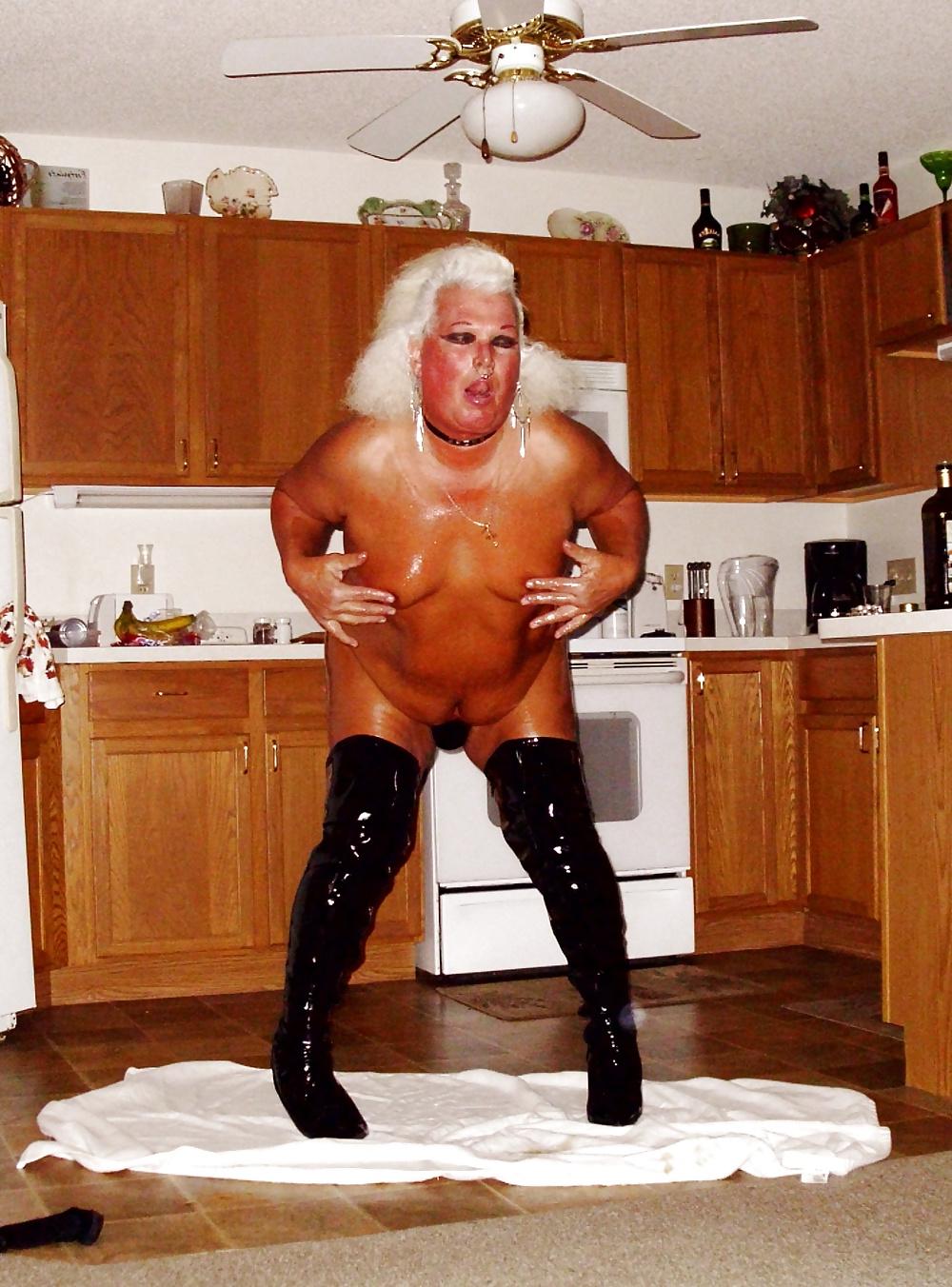 25P GODDESS Kandy gets oiled up part 2