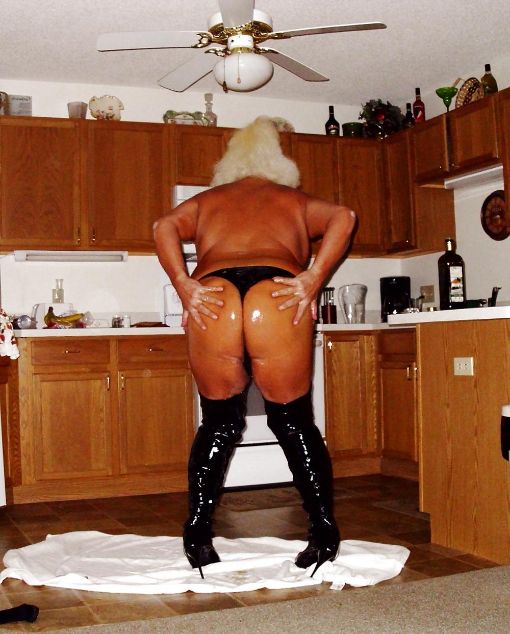 25P GODDESS Kandy gets oiled up part 2