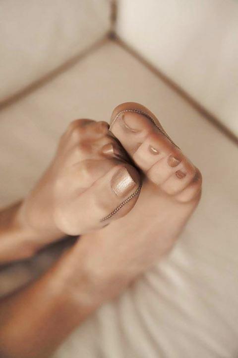 25P Nylon Feet