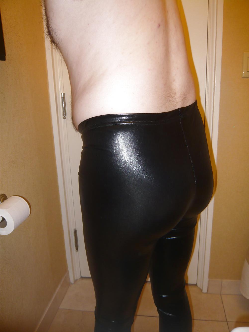 20P Posing in PVC Wetlook Leggings 2