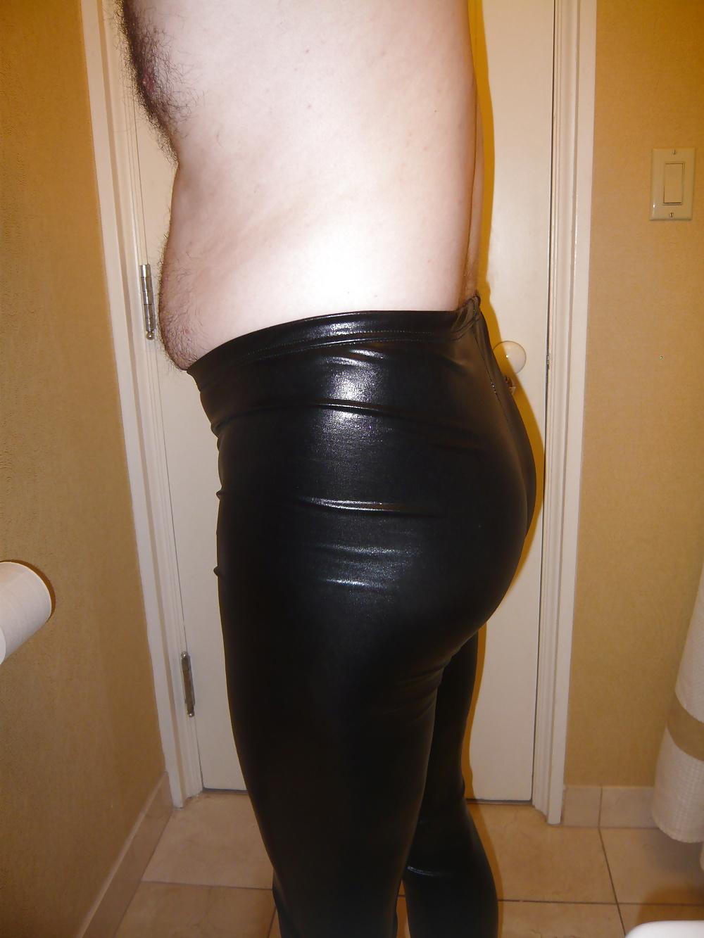 20P Posing in PVC Wetlook Leggings 2
