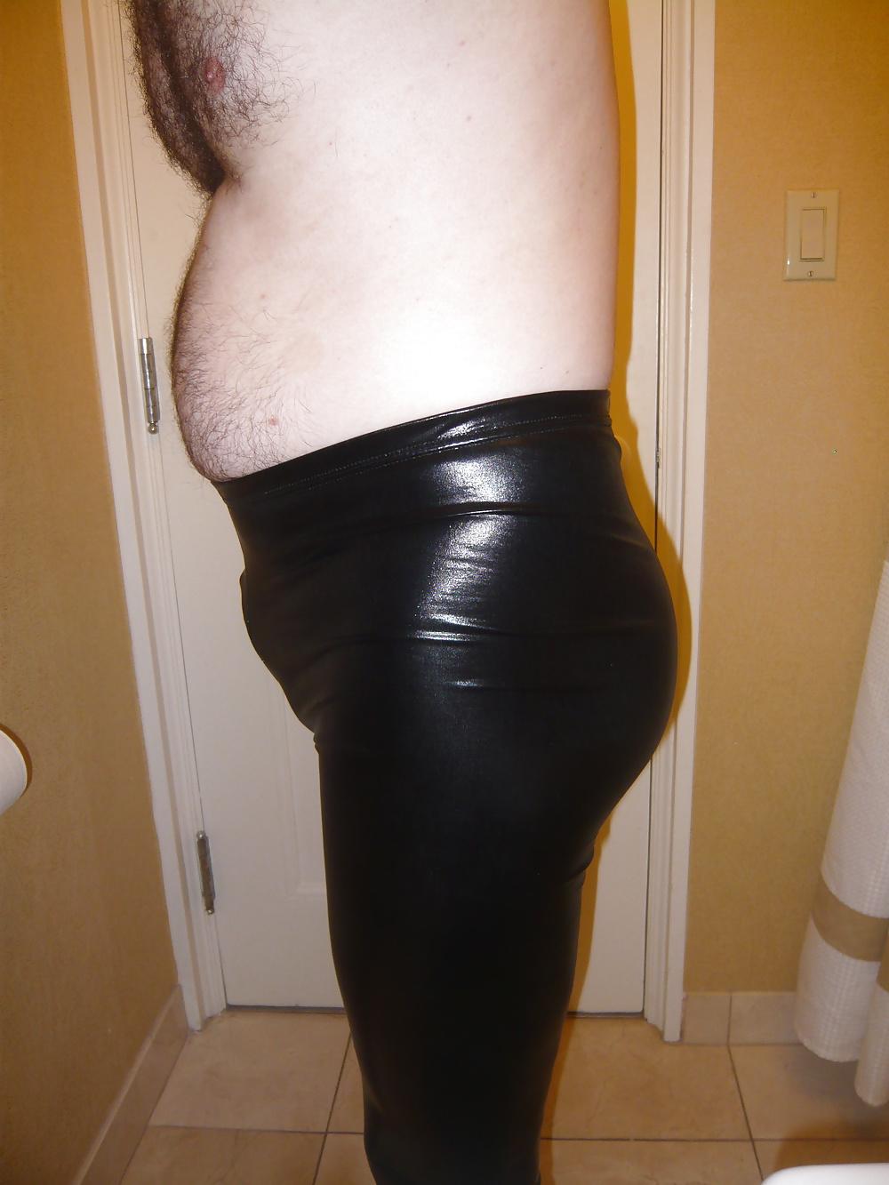 20P Posing in PVC Wetlook Leggings 2
