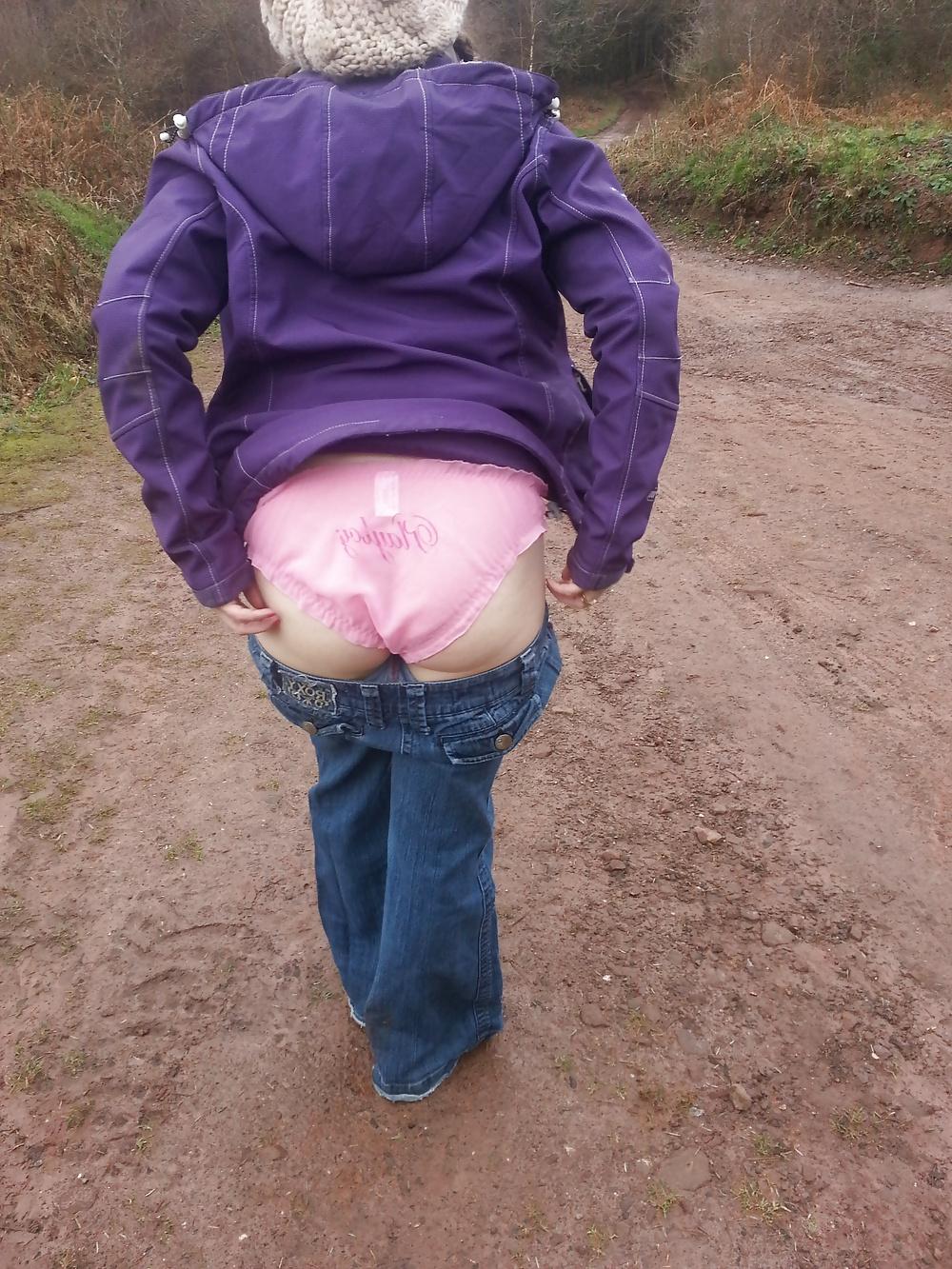8P Wife in public 
