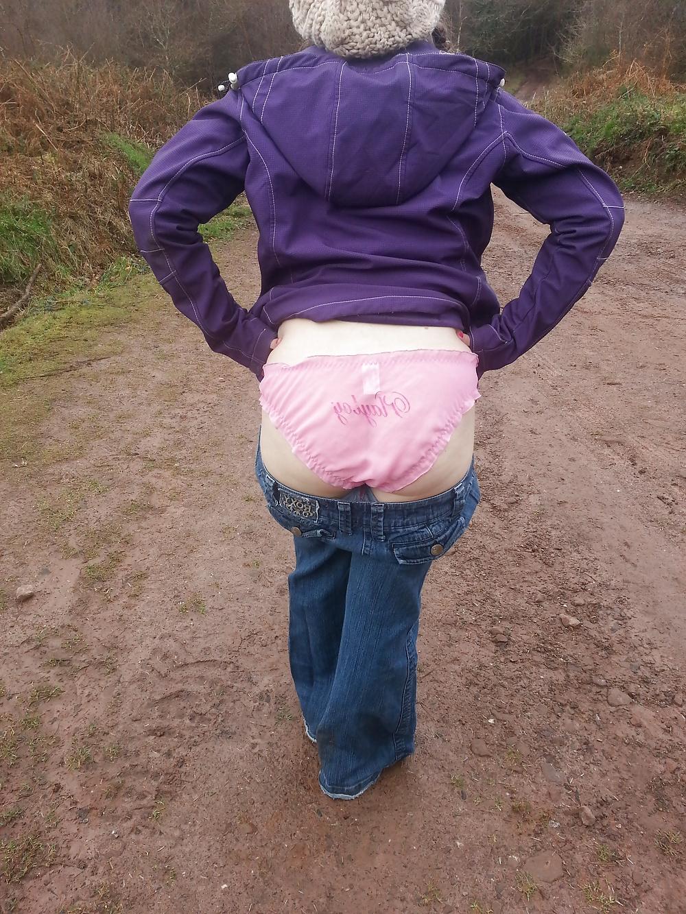 8P Wife in public 