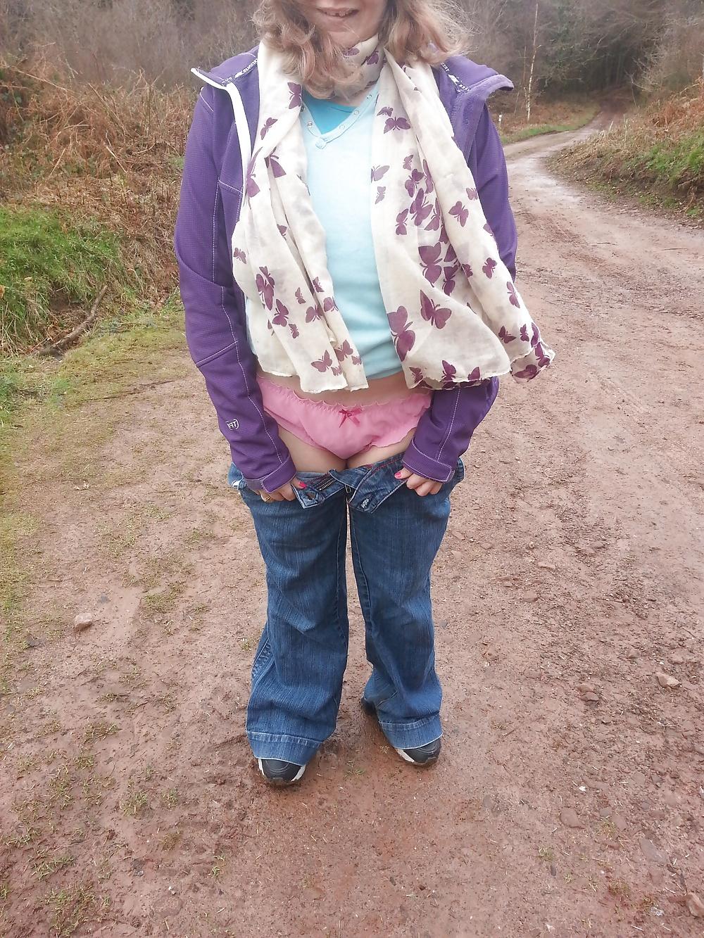 8P Wife in public 