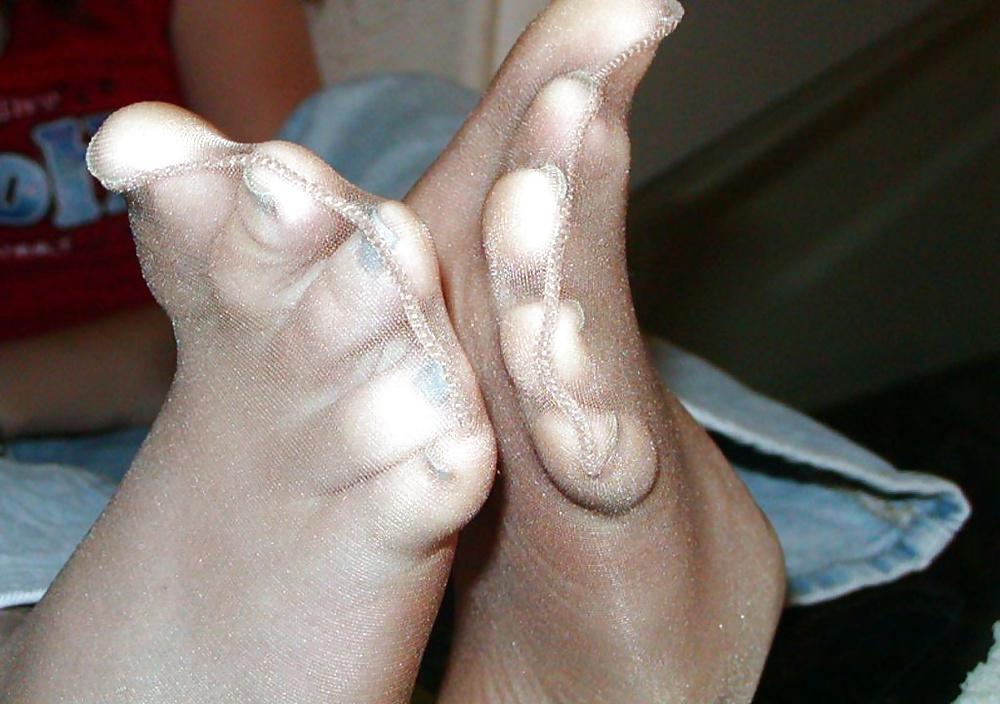 17P Sandra's Smelly Nylon Feet