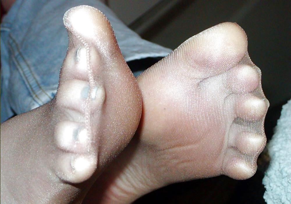 17P Sandra's Smelly Nylon Feet
