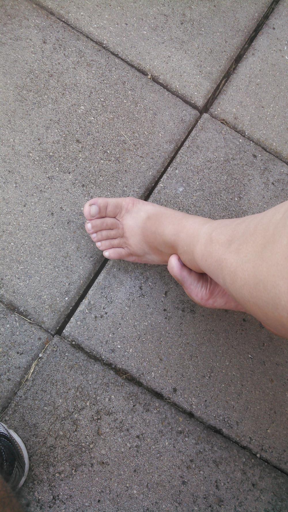 25P Wife feet and toes