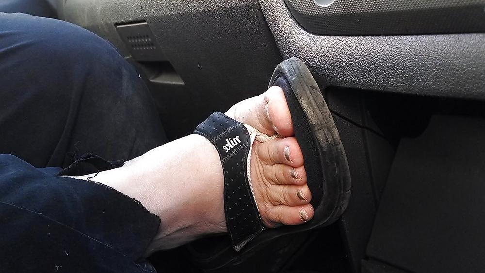 25P Wife feet and toes