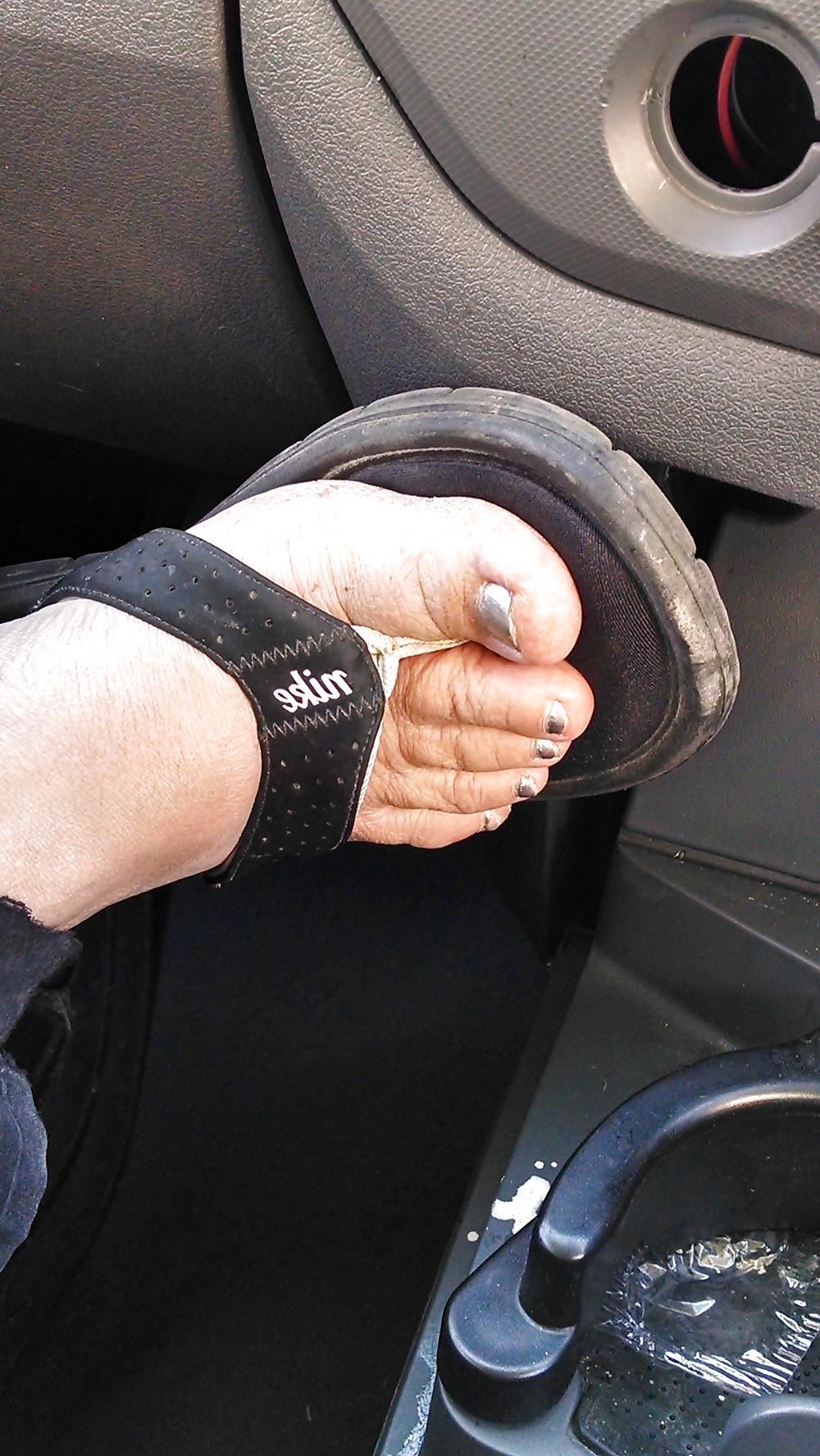 25P Wife feet and toes
