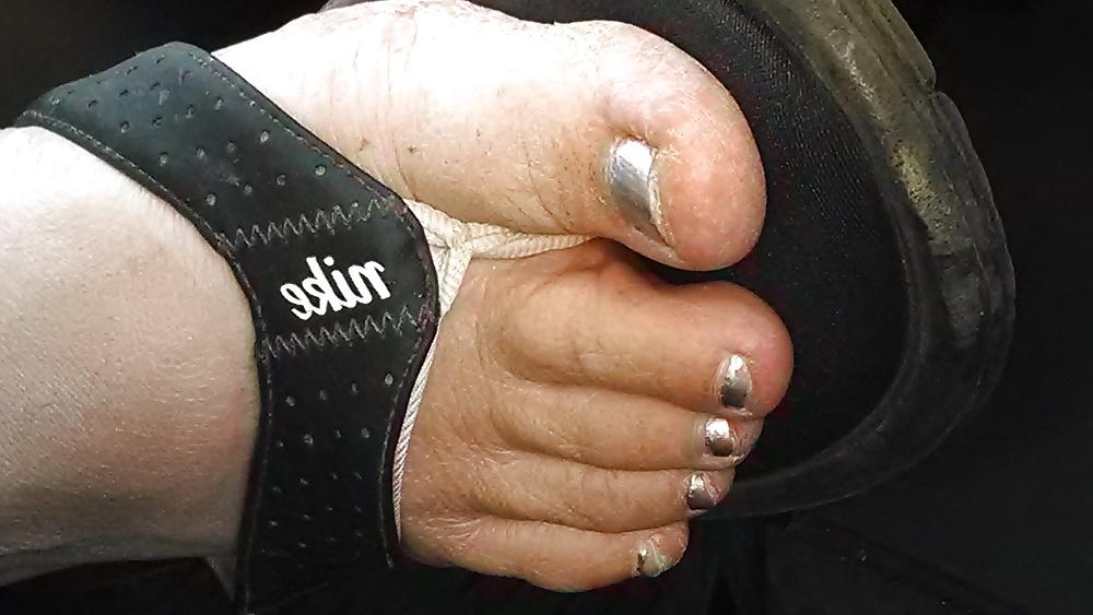 25P Wife feet and toes
