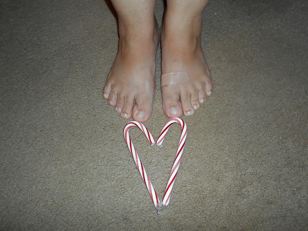25P Wife feet and toes
