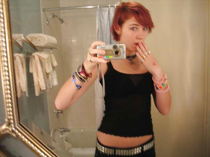 21P Cute Punk Girl Self Shots