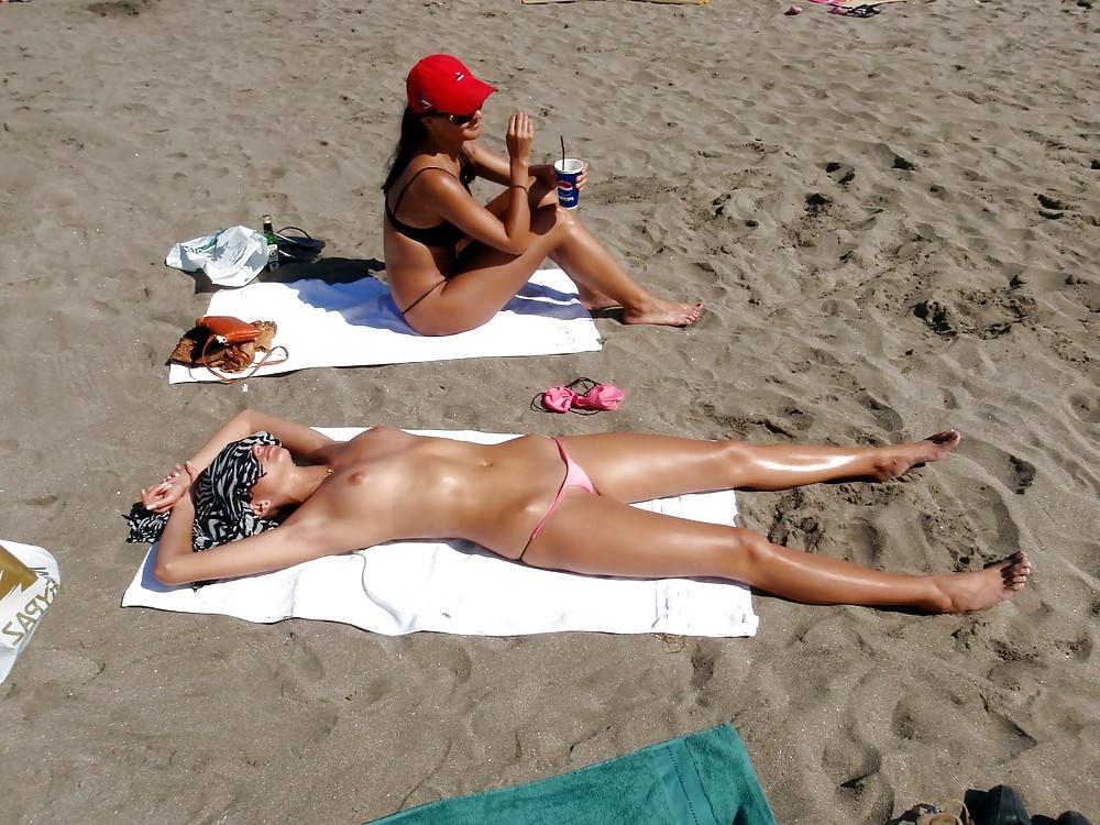 25P Playas Bikinis Tangas Topless Fotos 2