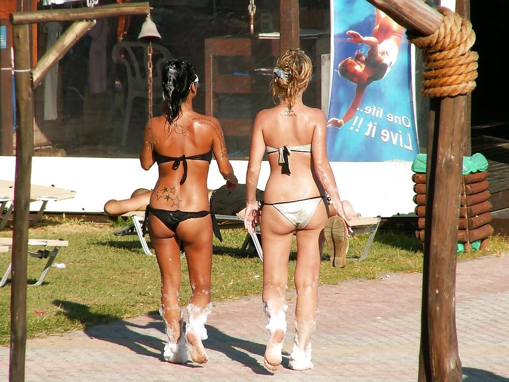 25P Playas Bikinis Tangas Topless Fotos 2