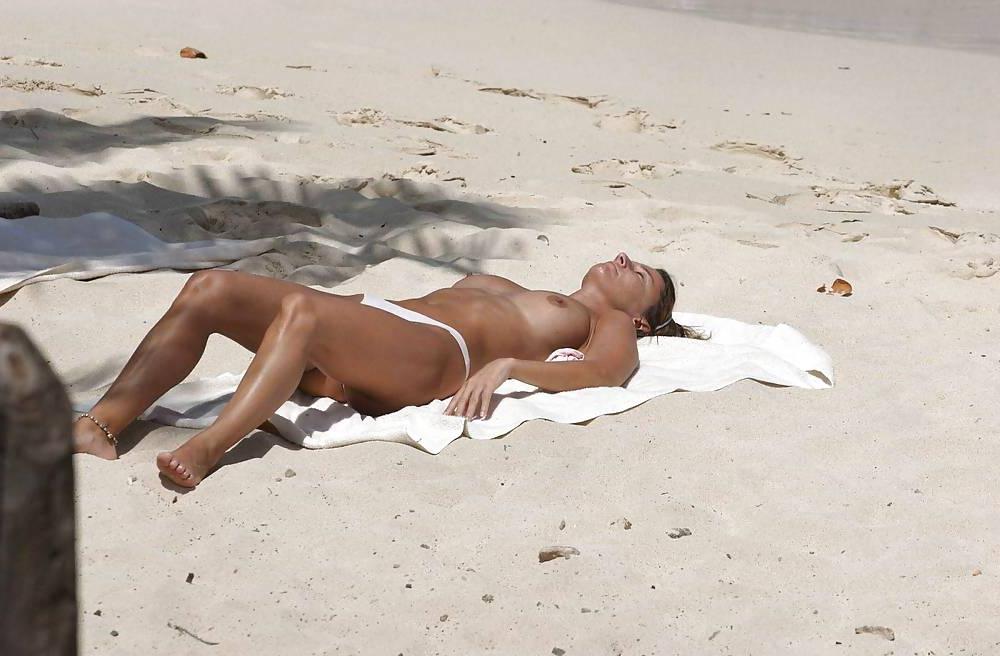 25P Playas Bikinis Topless Fotos 10