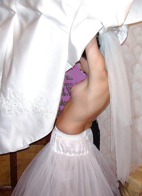 25P Bride Changing