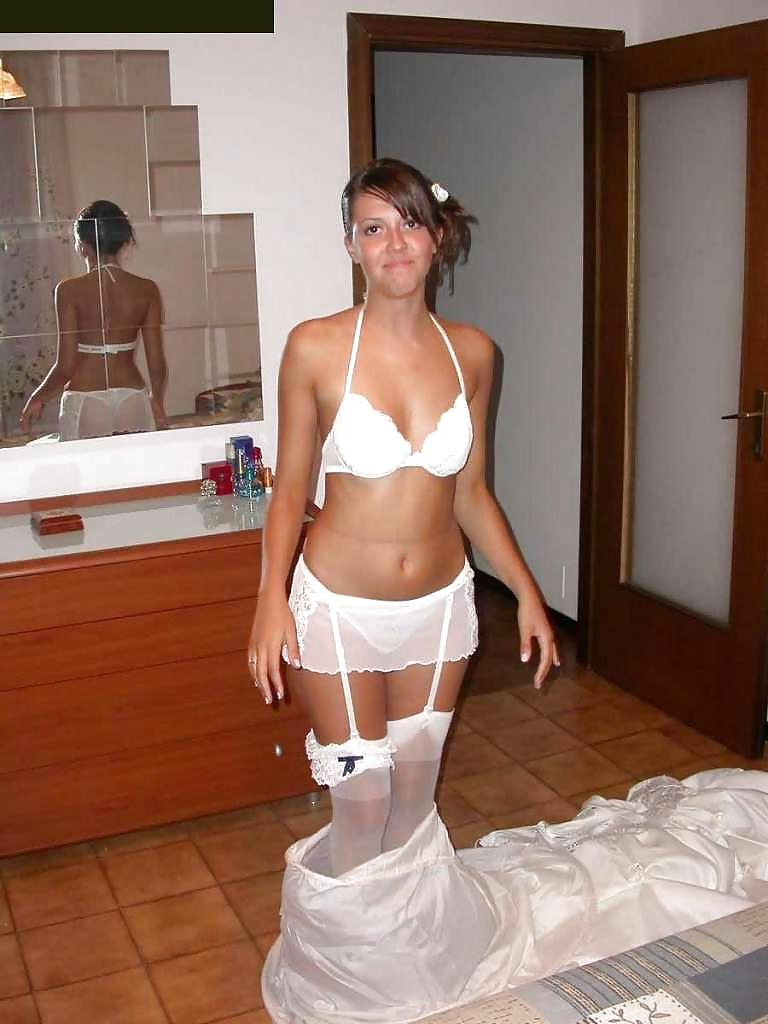 25P Bride Changing