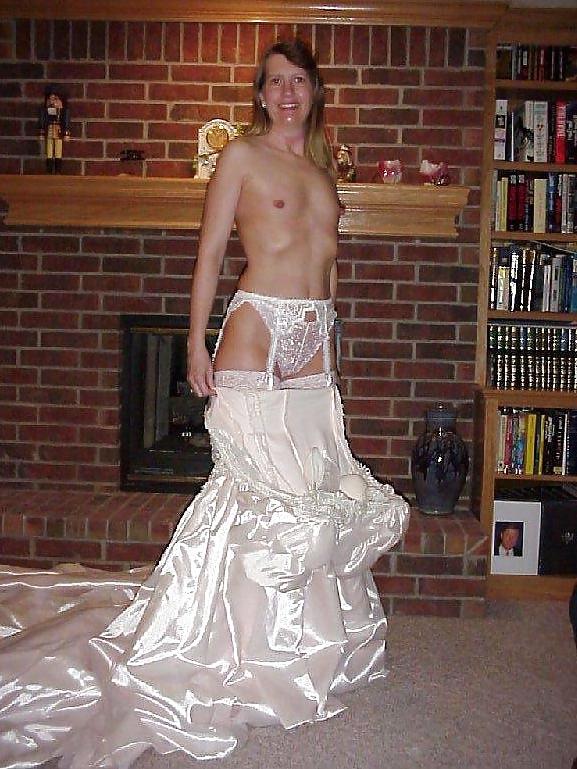 25P Bride Changing