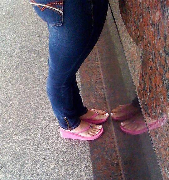 25P Candid Feet #2