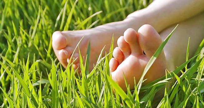 25P Candid Feet #2