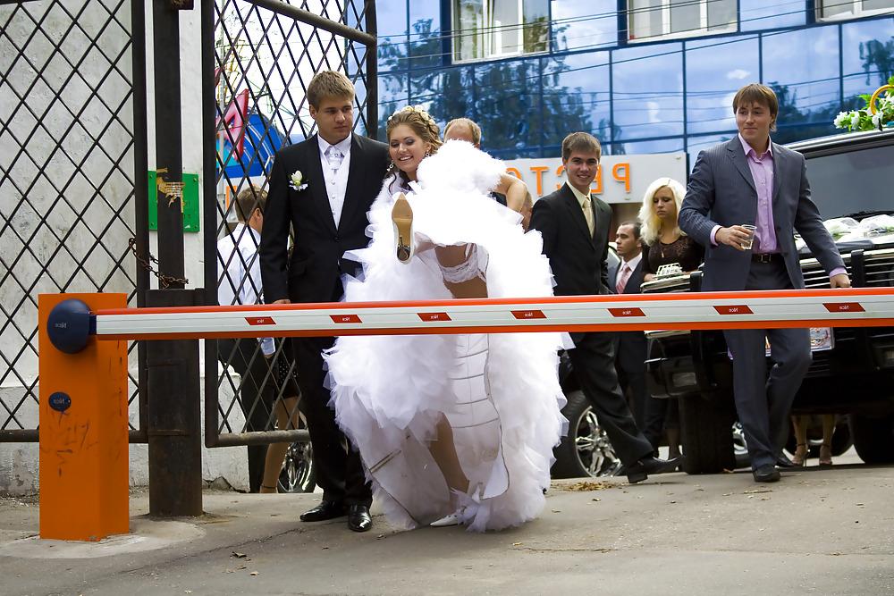 24P Bride Upskirt 4