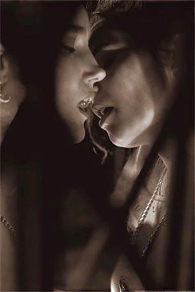 13P Artistic pictures of women