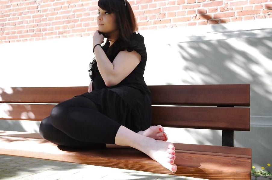 25P Candid Feet #3