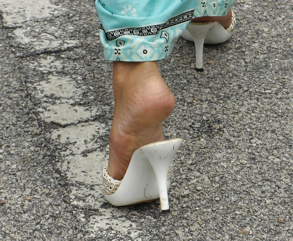 25P Candid Feet #3