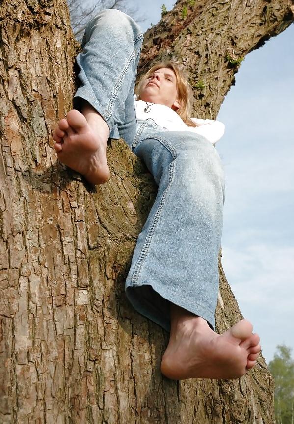 25P Candid Feet #3