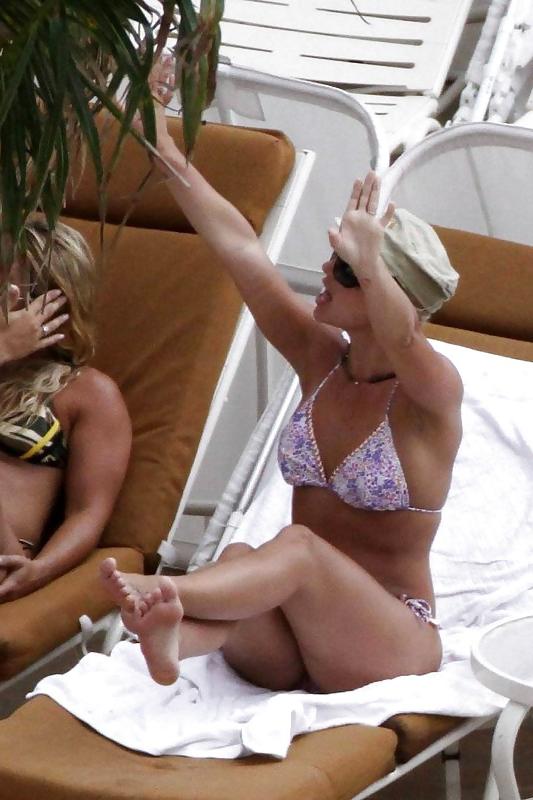 25P Candid Feet #3