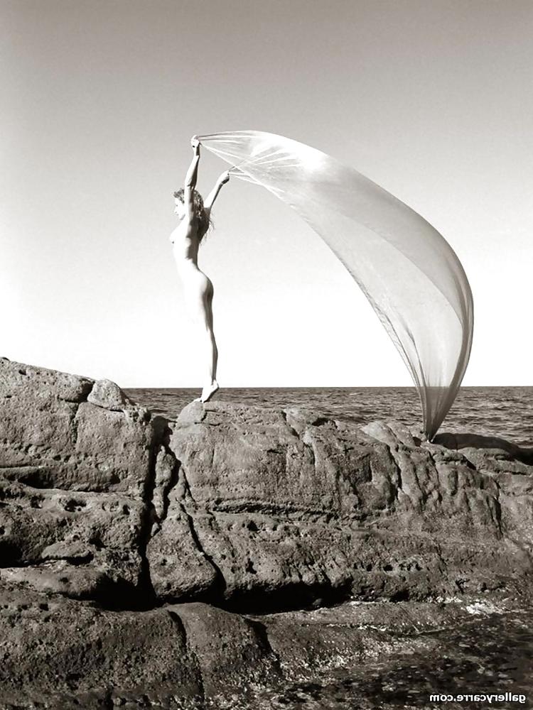 11P Art Photo BW
