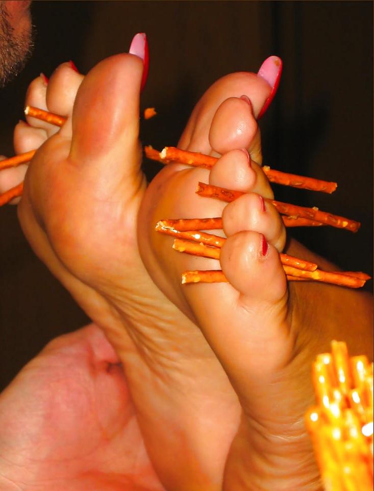 18P More FEET, SOLES AND HEELS :))