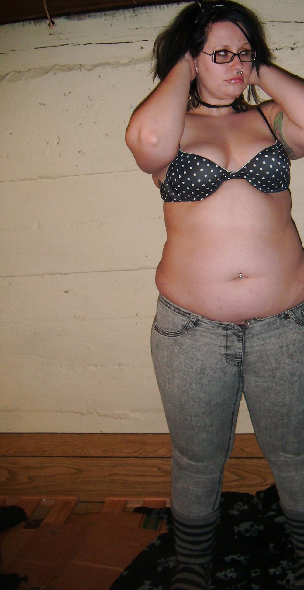 25P Chubby EMO hottie getting naked