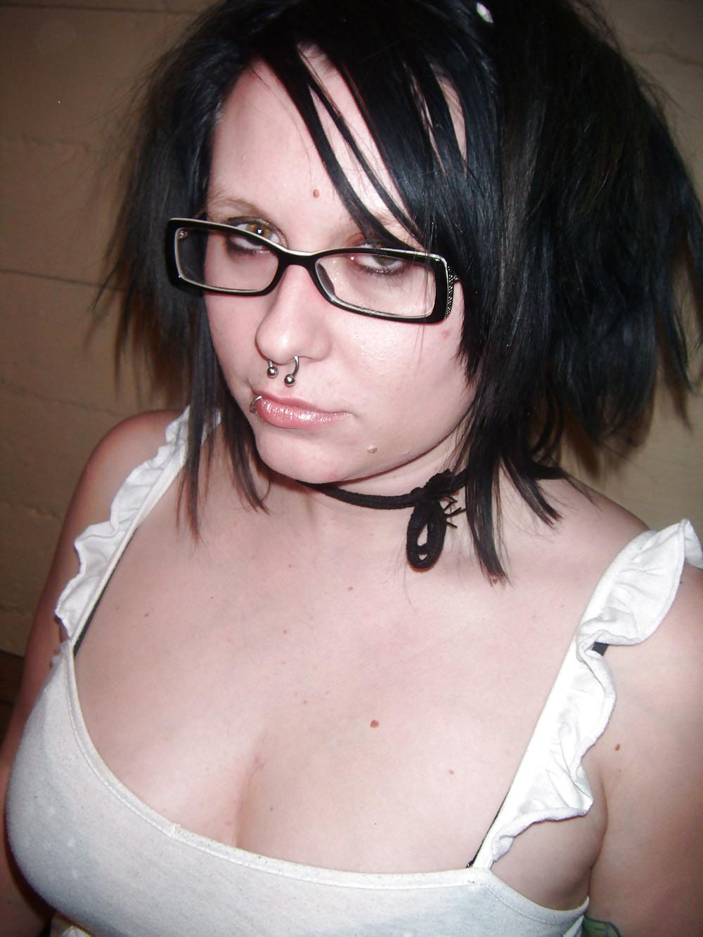 25P Chubby EMO hottie getting naked