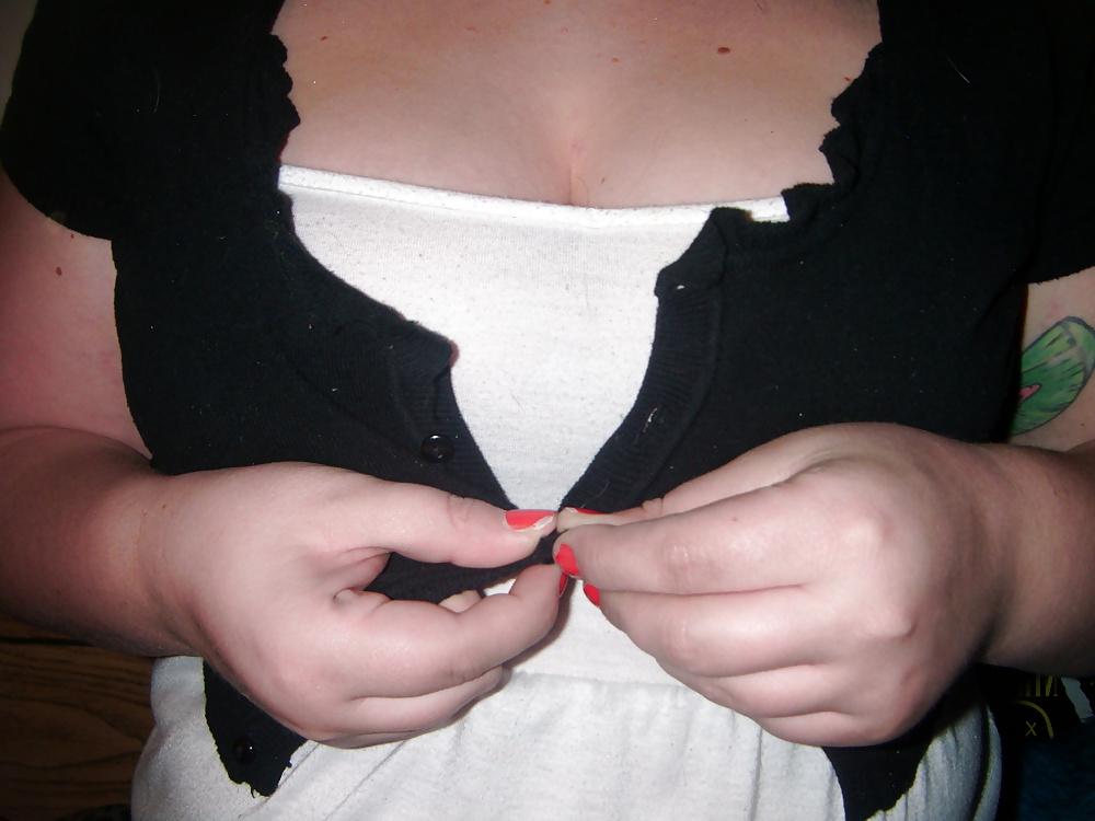25P Chubby EMO hottie getting naked