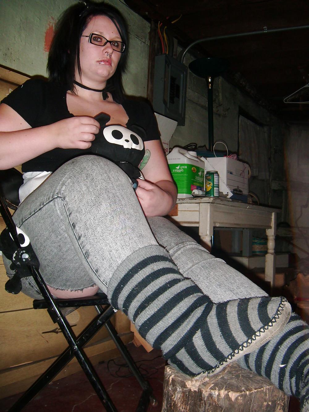 25P Chubby EMO hottie getting naked