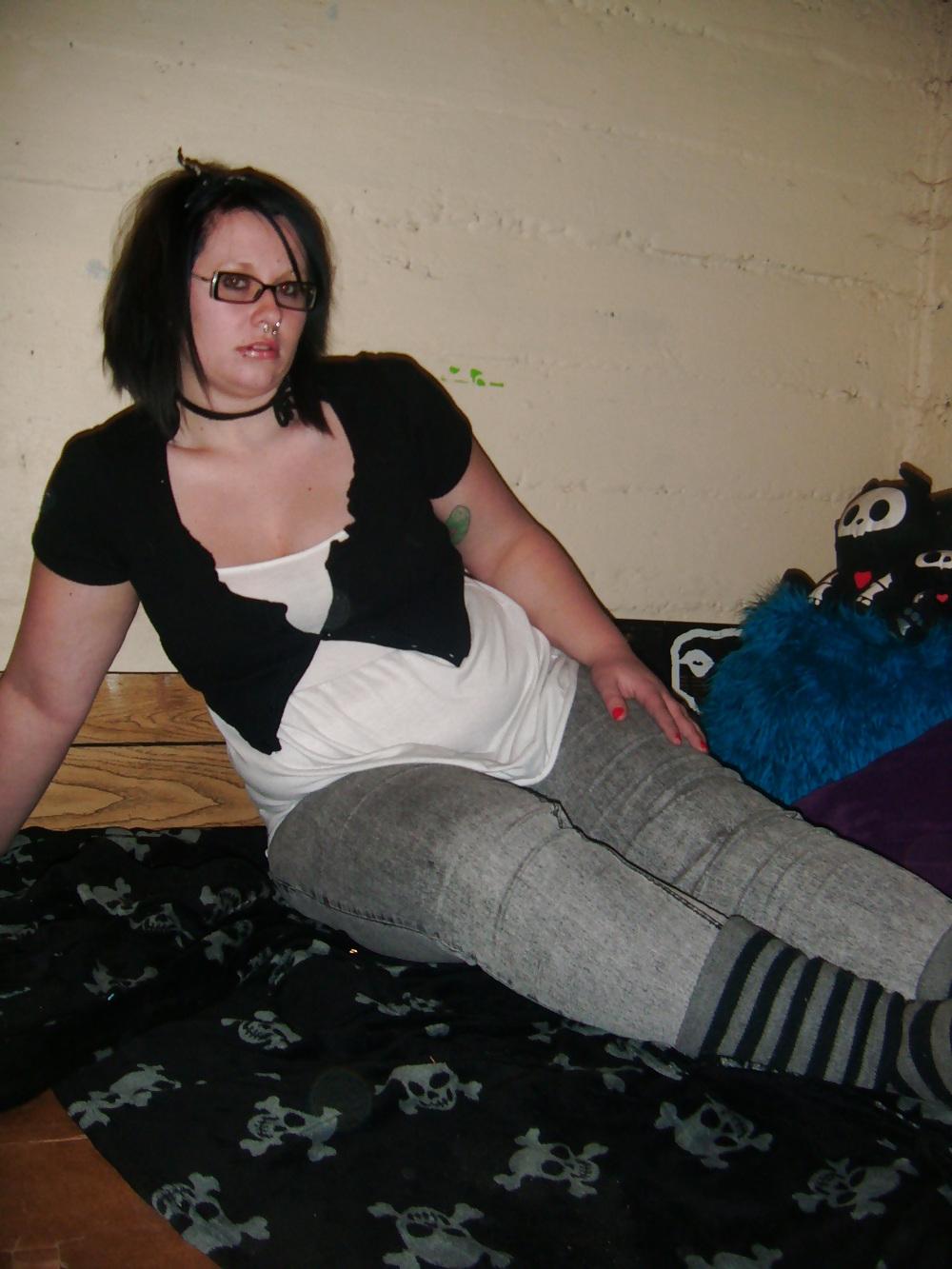 25P Chubby EMO hottie getting naked
