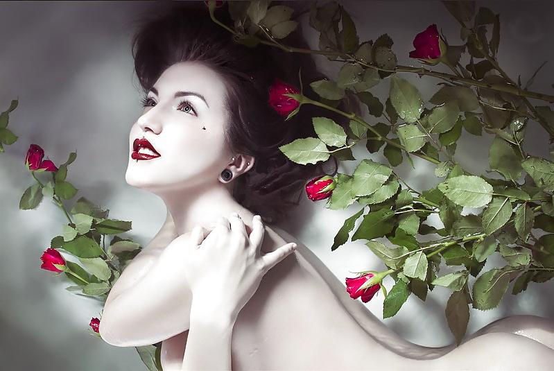 25P Erotic Art of Roses - Session 3