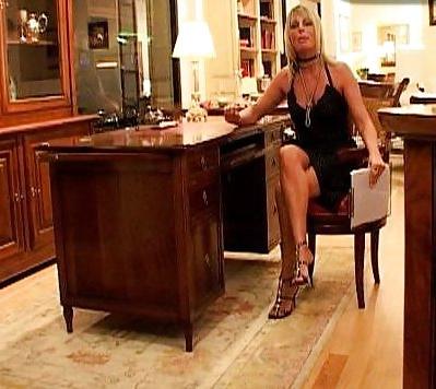 9P Tv Blonde Bitch 