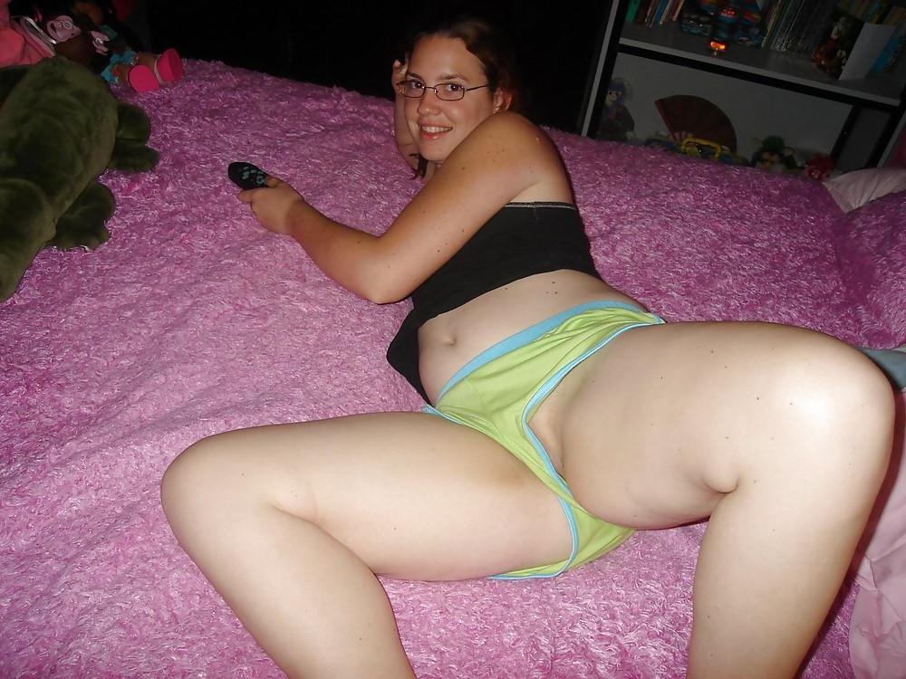 25P Hotlegs-chubby girls