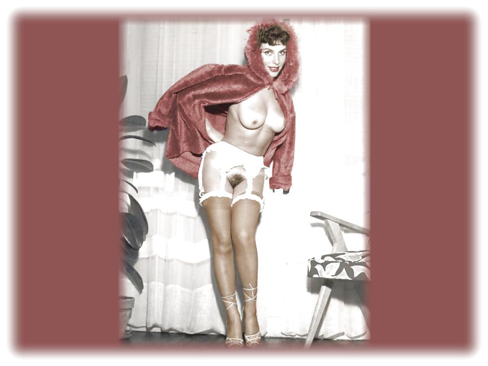 13P Vintage Desktop Art
