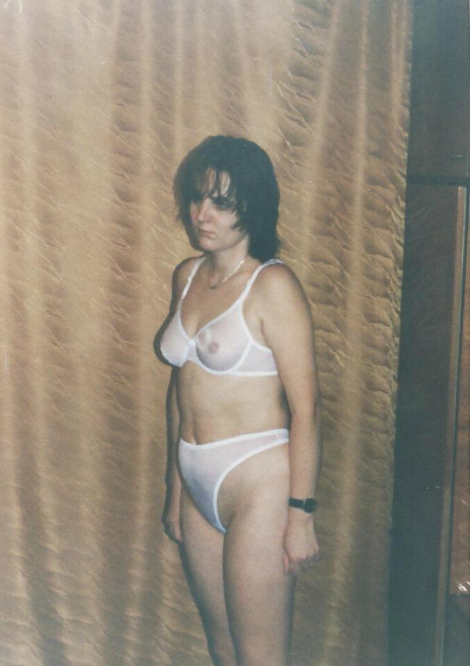 25P Brunette mature bitch